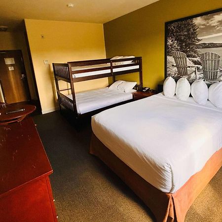 Super 8 by Wyndham Amherst NS Eksteriør billede