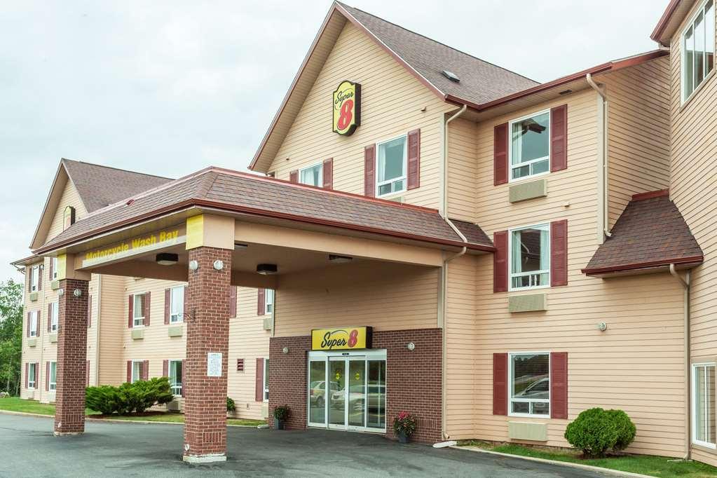 Super 8 by Wyndham Amherst NS Eksteriør billede