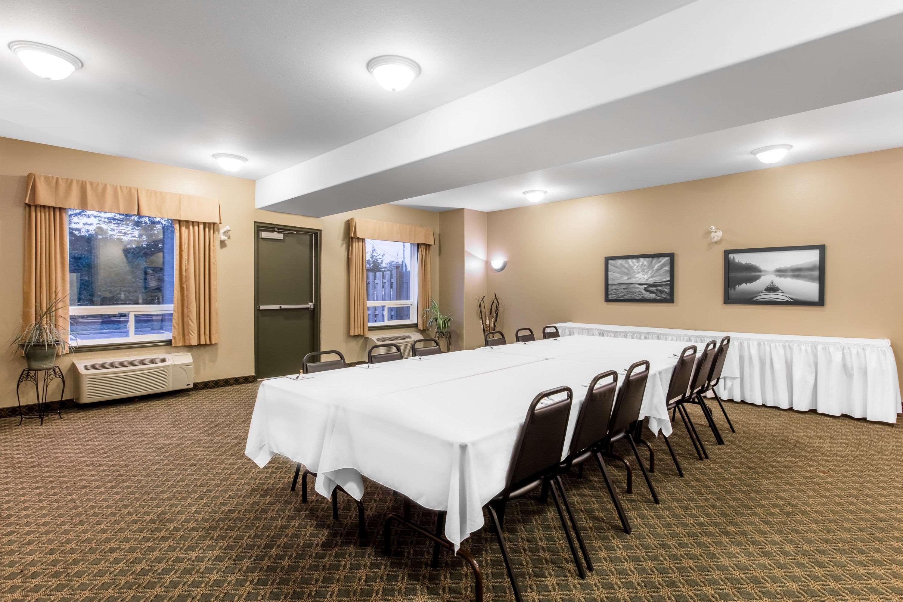 Super 8 by Wyndham Amherst NS Eksteriør billede