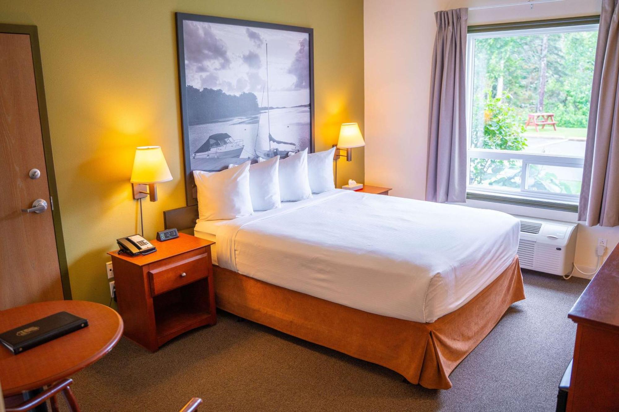 Super 8 by Wyndham Amherst NS Eksteriør billede
