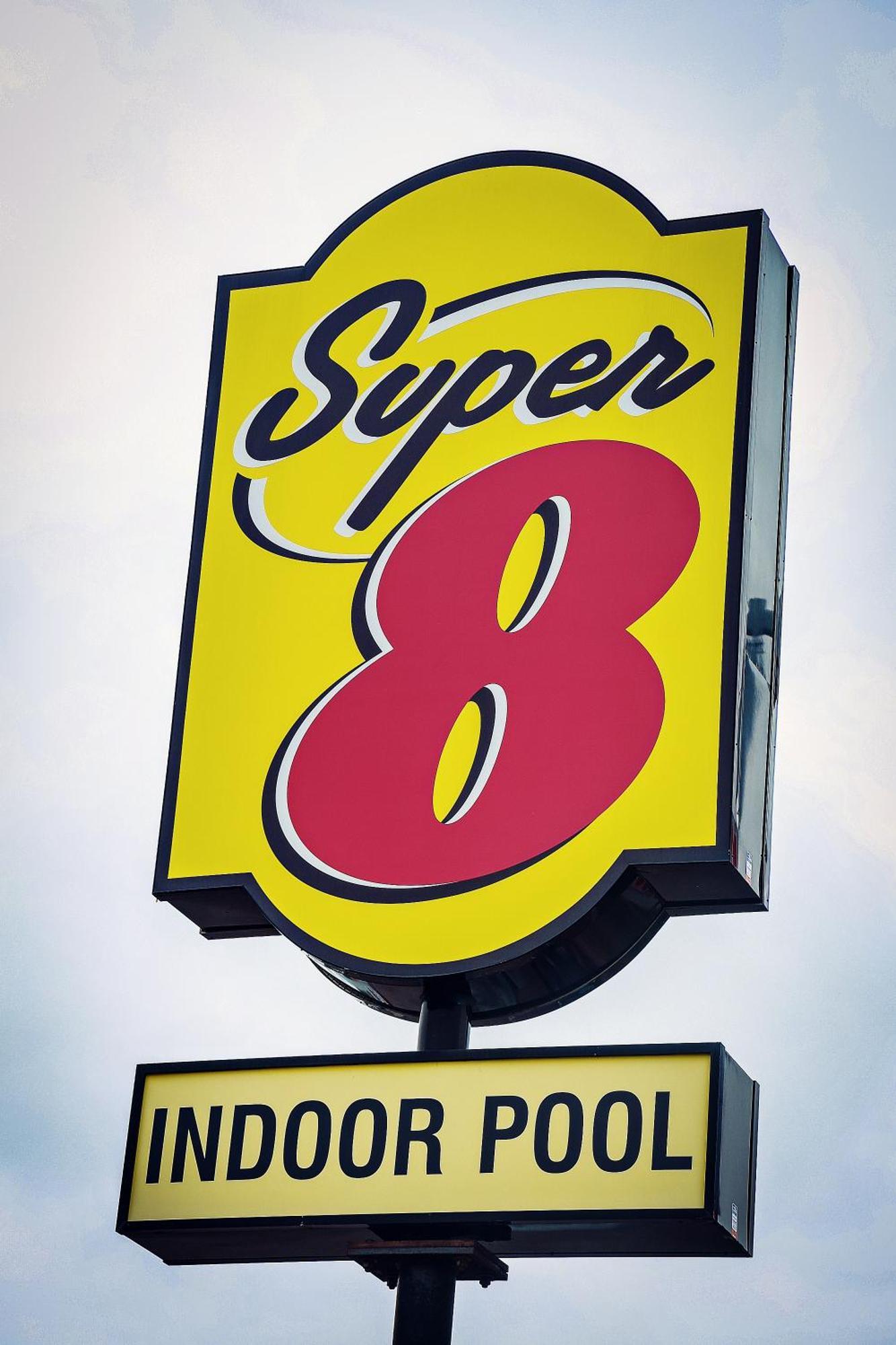 Super 8 by Wyndham Amherst NS Eksteriør billede