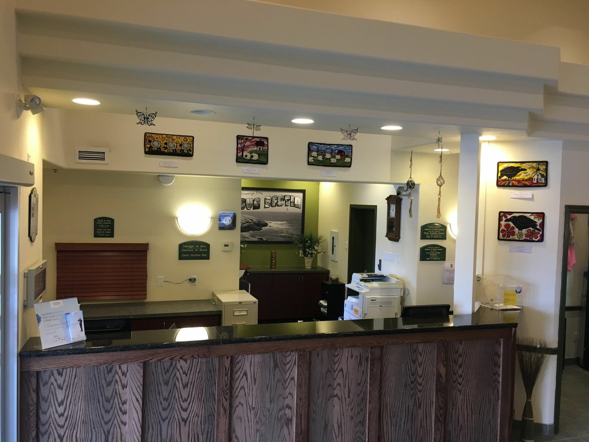 Super 8 by Wyndham Amherst NS Eksteriør billede